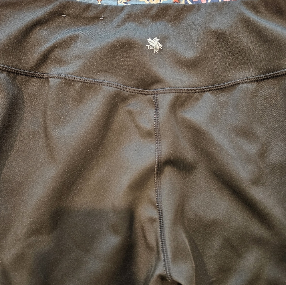 Tek Gear Capri yoga pants womans size XL black athletic workout yoga Capri EUC - Picture 6 of 6